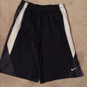 Nike youth basketball shorts XL